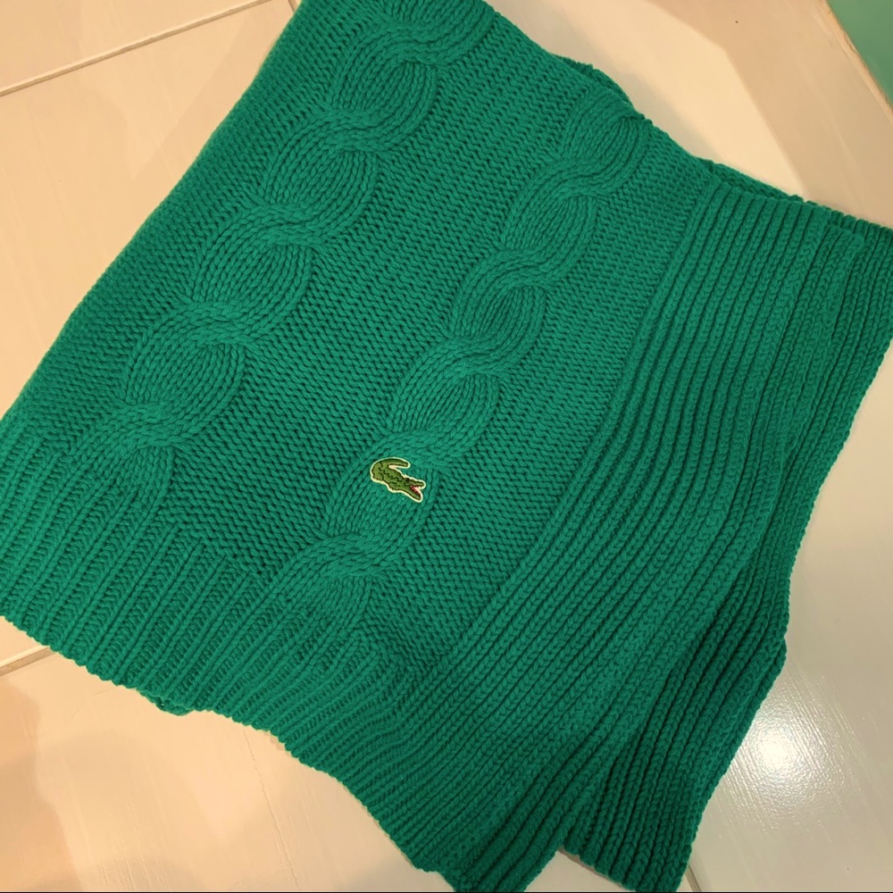 Green Lacoste cable knit blanket